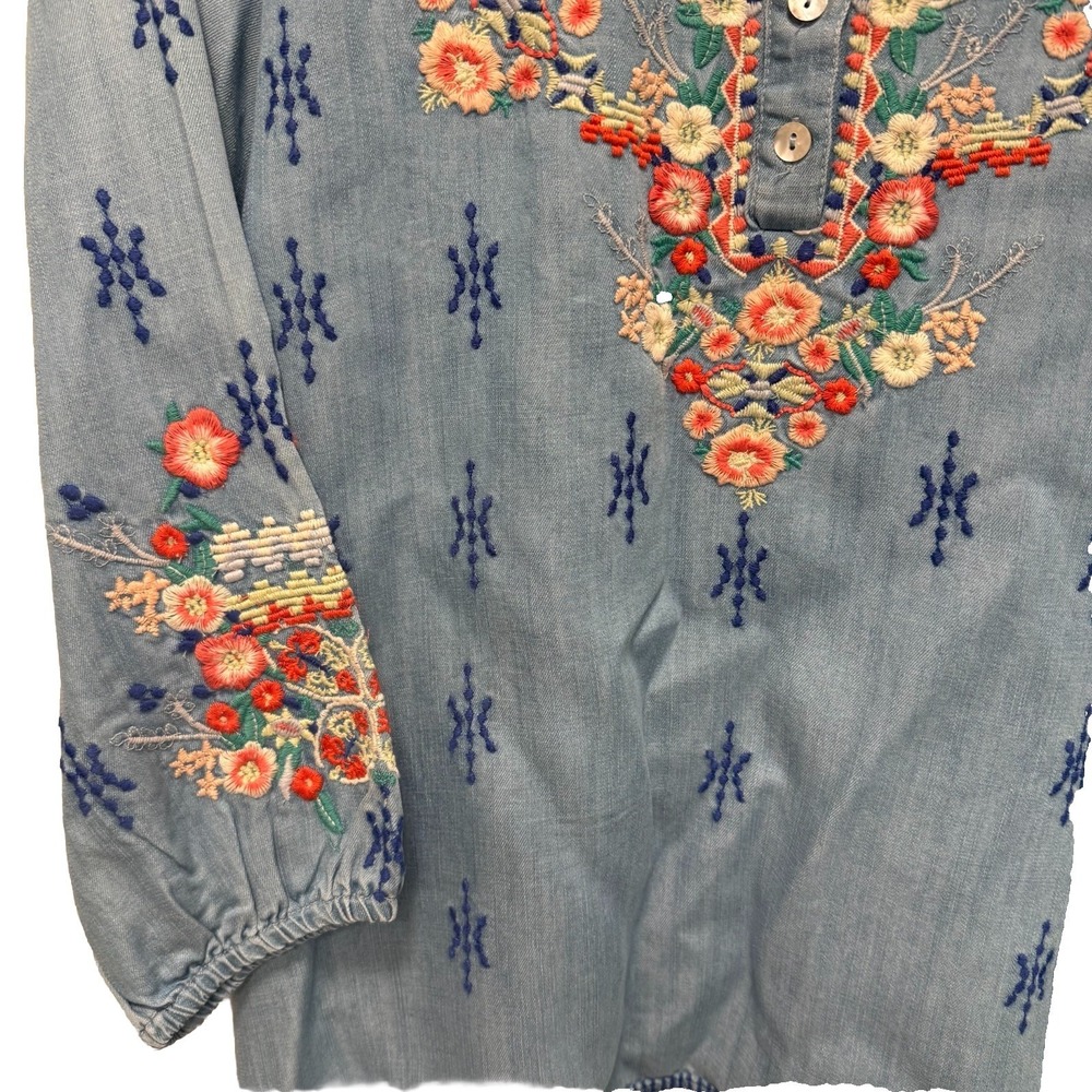 Tru Luxe Jeans Women  Embroidered Tencel Floral Blouse Sz L - Picture 3 of 8